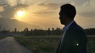 Yüksekovada dağlar toz bulutunda kayboldu