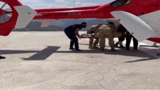 Yüksekten düşen şahıs, ambulans helikopter ile hastaneye sevk edildi
