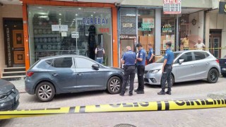 Zeytinburnunda sokak ortasında silahlı çatışma: 1 ölü