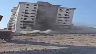 10 katlı binanın yerle bir olduğu anlar kamerada