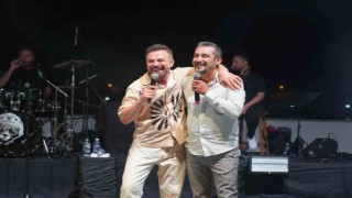 Açıkhava konserlerinde sahnede Ümit Sayın yer aldı