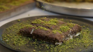 Adana'da soğuk baklava yok satmaya başladı