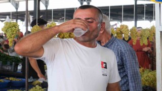 Adana sıcağında vatandaşlar ev yapımı gazoz ile serinliyor