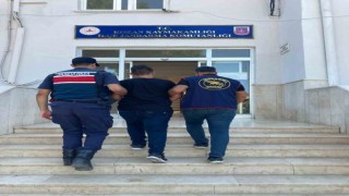 Adanada aranan 2 şahıs yakalandı