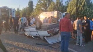 Adıyamanda otomobil takla attı: 2 yaralı