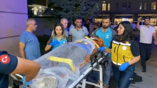 Adıyamanda takla atan otomobil şarampole yuvarlandı: 4 yaralı