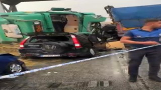 Afyonkarahisarda 9 araçlı zincirleme kaza: 2 ölü, 12 yaralı