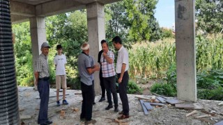 Ağır hasarlı olup yıkılan camilerin yerine yenisi yükseliyor