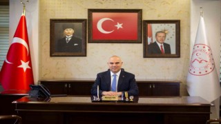 Ağrı Valisi Koç, 878 öğrenciyi tebrik etti
