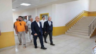 Ağrı Valisi Koç, İbrahim Çeçen İlkokulundaki yenileme çalışmalarını inceledi