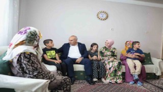 Ağrı Valisi Koç, şehit ve gazi ailelerine ziyaretlerde bulundu