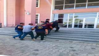 Ağrıda firari şahıslar yakalandı