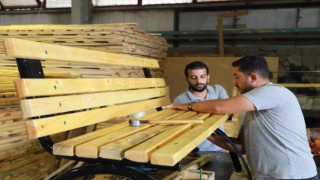 Ahşap İmalat Atölyesi Kent Mobilyaları üretimine devam ediyor