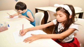 Akıl ve zeka oyunları ile hem eğleniyorlar hem öğreniyorlar