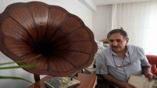 Aldığı gramofon bozuk çıkınca, Türkiyenin en eşsiz koleksiyonunun sahibi oldu