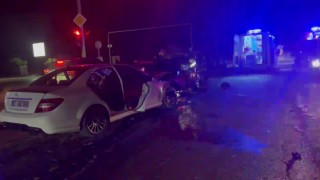 Alkollü sürücü kırmızı ışıkta bekleyen araçların arasına daldı: 5 yaralı
