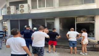 Antalyada bayan kuaföründe çıkan yangın korkuya neden oldu
