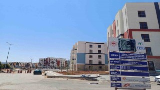 Arabanda 1. etap deprem konutlarının anahtar teslimi yapılıyor