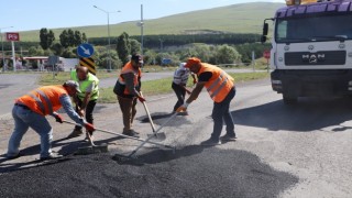 Ardahanda yol çalışmaları son hız devam ediyor