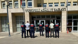 Artvinde uyuşturucu ticareti yapan baba ve oğul tutuklandı
