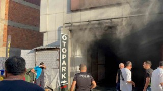 AVMnin otopark girişinde korkutan yangın
