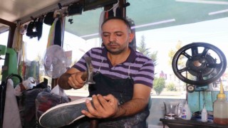 Ayakkabı ustası depremzede kardeşler ayakta kalmak için direniyor