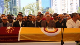 Aydemir Akbaş son yolculuğuna uğurlandı