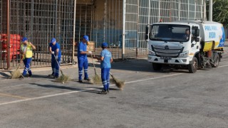 Aydın Büyükşehir Belediyesi Acarlar Halinde detaylı temizlik çalışması gerçekleştirdi