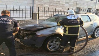 Aydında seyir halindeki otomobil alev aldı