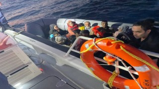 Ayvalık açıklarında 12si çocuk 34 düzensiz göçmen yakalandı