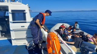 Ayvalık açıklarında 18 düzensiz göçmen kurtarıldı