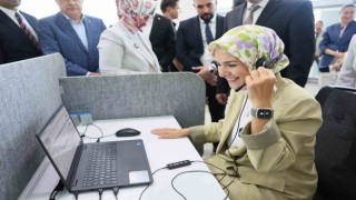 Bakan Göktaş çağrı merkezini arayan gencin nikah davetine katılma sözü verdi