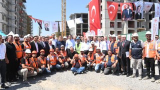 Bakan Kurum: "Kahramanmaraş’ta 17 Bin 592 Konut ve İş Yeri Teslim Edildi"