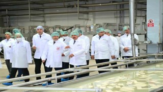 Bakan Yumaklı: Üreticiyi korumak için günlük bin ton sütü piyasadan çekeceğiz