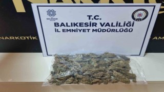Bandırmada bir şahsın üzerinden 265 gram esrar ele geçirildi