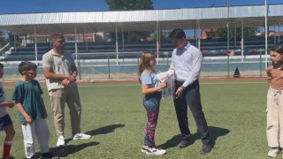 Başarılı öğrencilere hediyeleri takdim edildi