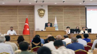 Başkan Aras, “Muğlaya gelen turist bıraktığı hasar için bedel ödemeli”