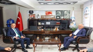 Başkan Büyükkılıçtan Tomarza Belediye Başkanı Koça ziyaret