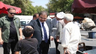 Başkan Canpolat, esnaf ve vatandaşlarla bir arada