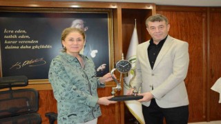 Başkan Künkcü ve oda başkanlarından Nazillinin yeni Kaymakamı Kana ziyaret