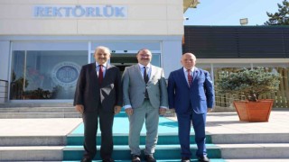 Başkan Sekmenden Rektör Hacımüftüoğluna hayırlı olsun ziyareti