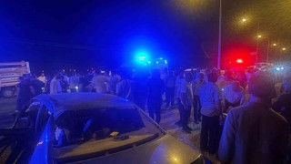 Batmanda kamyonet otomobille çarpıştı: 7 yaralı