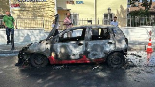 Beşiktaşta alev alev yanan araç küle döndü