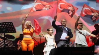 Beylikdüzünde 11inci Barış ve Sevgi festivali renkli görüntülere sahne oldu