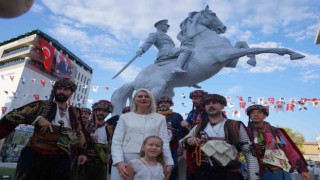 Bilecikin kurtuluş sembolü Atatürk heykelinin açılışı yapıldı