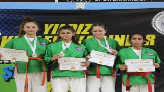 Bilecikli sporcular madalyalarla döndü