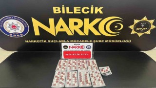 Bilecikte aranan araçta çok sayıda uyuşturucu madde ele geçirildi