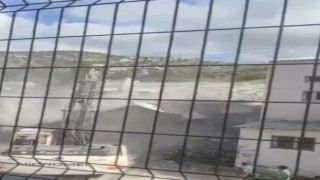 Bina yıkımı esnasında operatörün ölümden döndüğü anlar kamerada