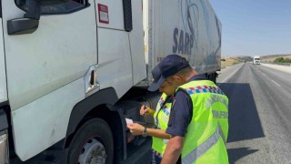 Bolvadinde jandarma ekiplerinden asayiş ve trafik denetimi