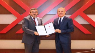 BŞEÜ Rektörü Prof. Dr. Zafer Asım Kaplancıklı mazbatasını aldı